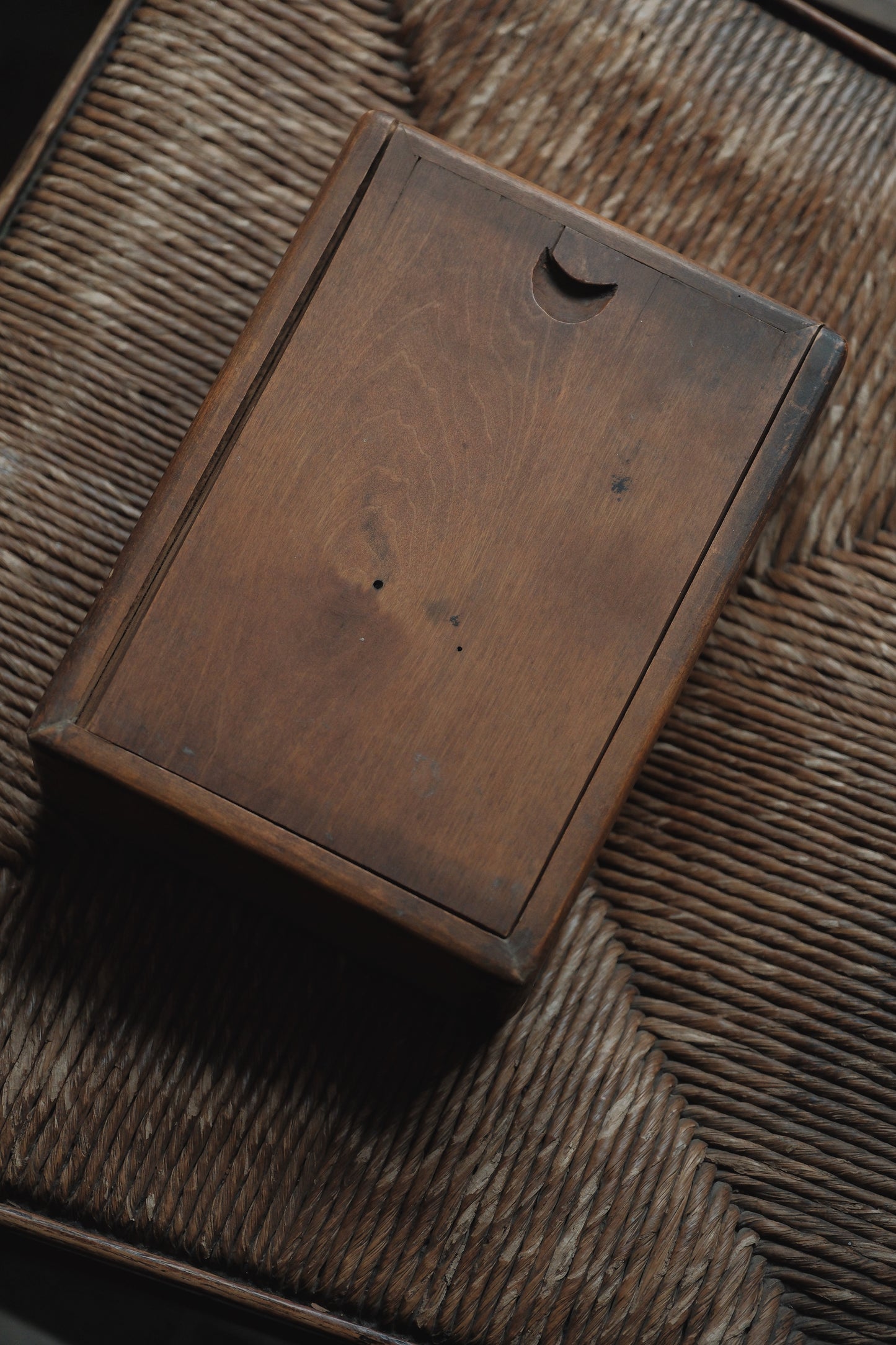 1960s Hand-Carved Bone-Inlaid Bamboo-Backed Sichuan-Style Mahjong Set with Wooden Box