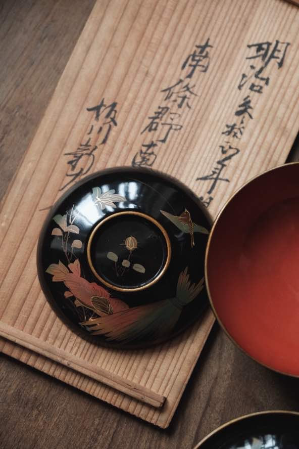 ($100)日本製• 明治全木胎漆器描金鳥花蓋碗
