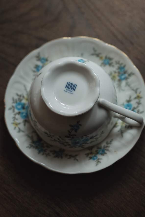 日本製·Hoya花卉白浮雕描金內繪咖啡杯(200ML)