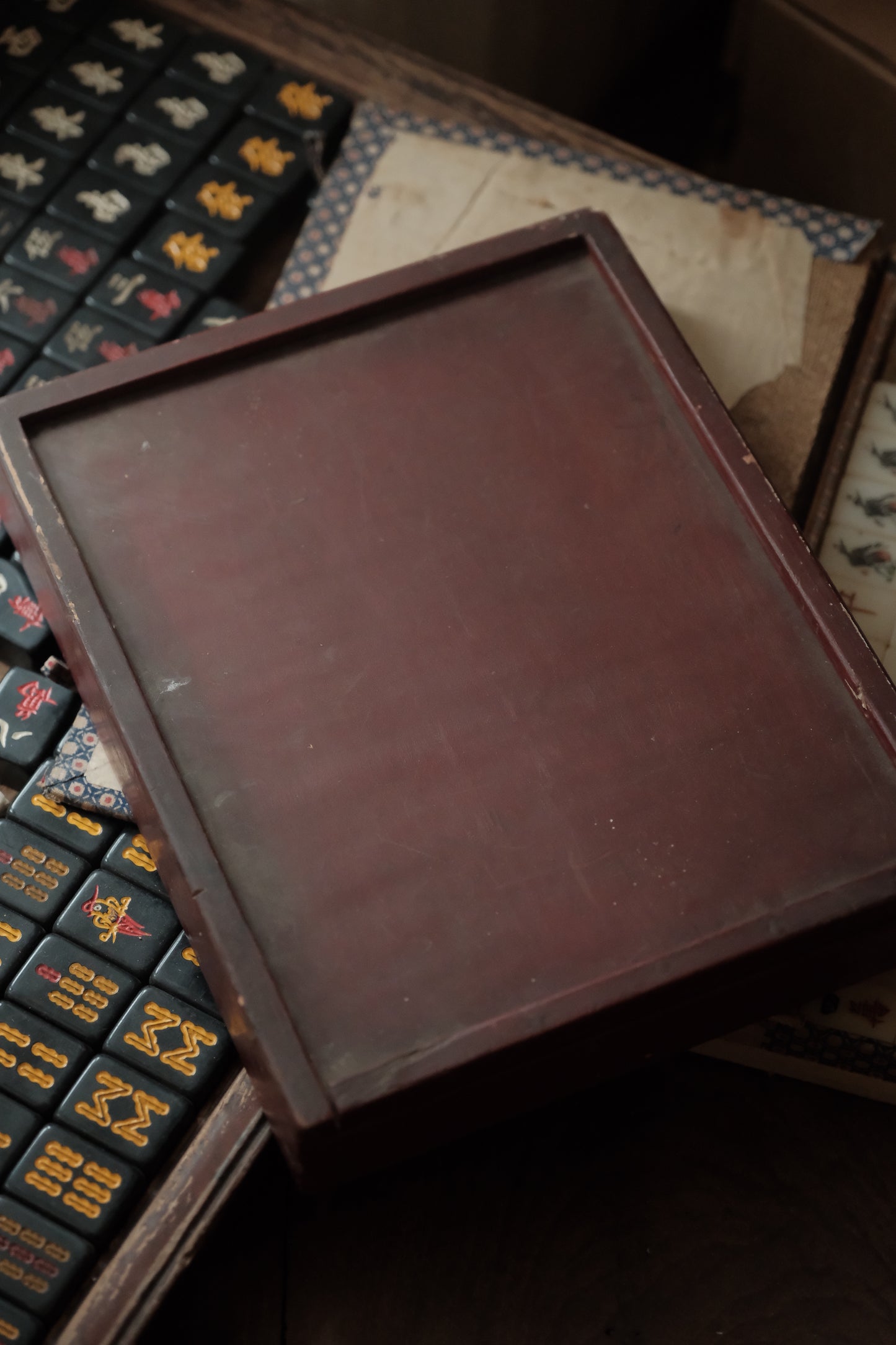 Vintage hand-carved Mahjong tiles (1970s)
人手雕刻麻雀牌連入榫木盒