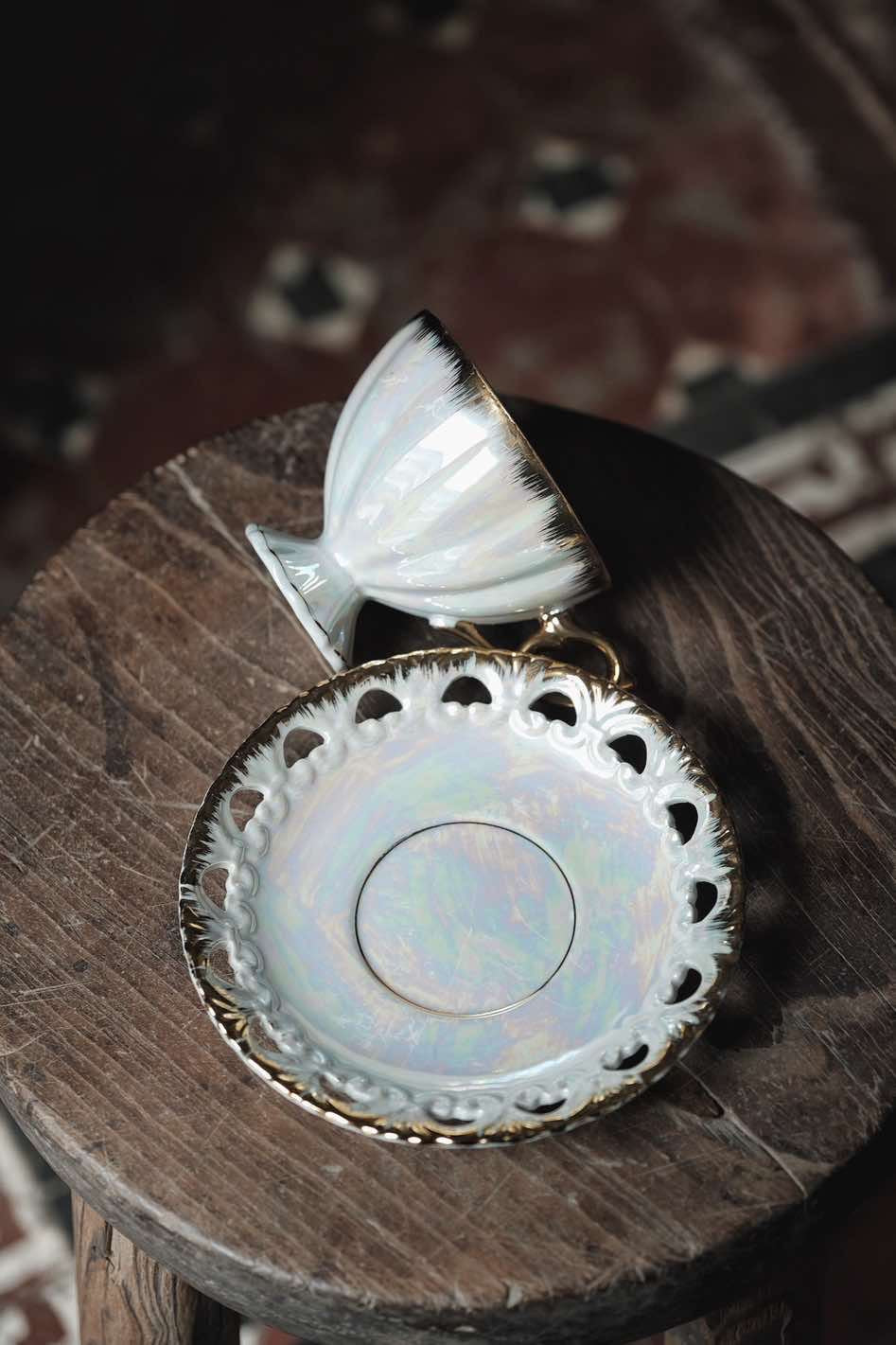 日本製·高足貝殼釉浮雕描金花茶紅茶杯(160ml)