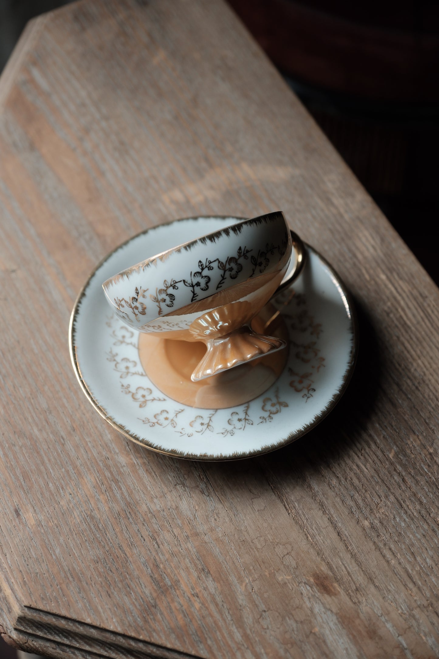 日本製·高足貝殼釉描金花卉茶杯(200ml)