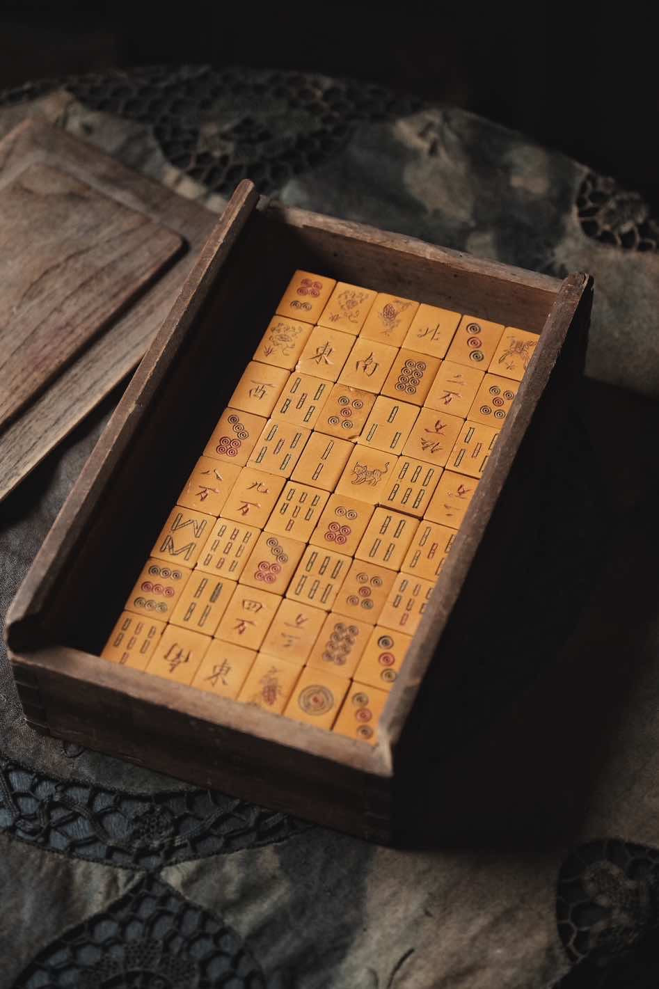 🐱賽璐璐密胺小型手雕刻麻雀連入榫木盒