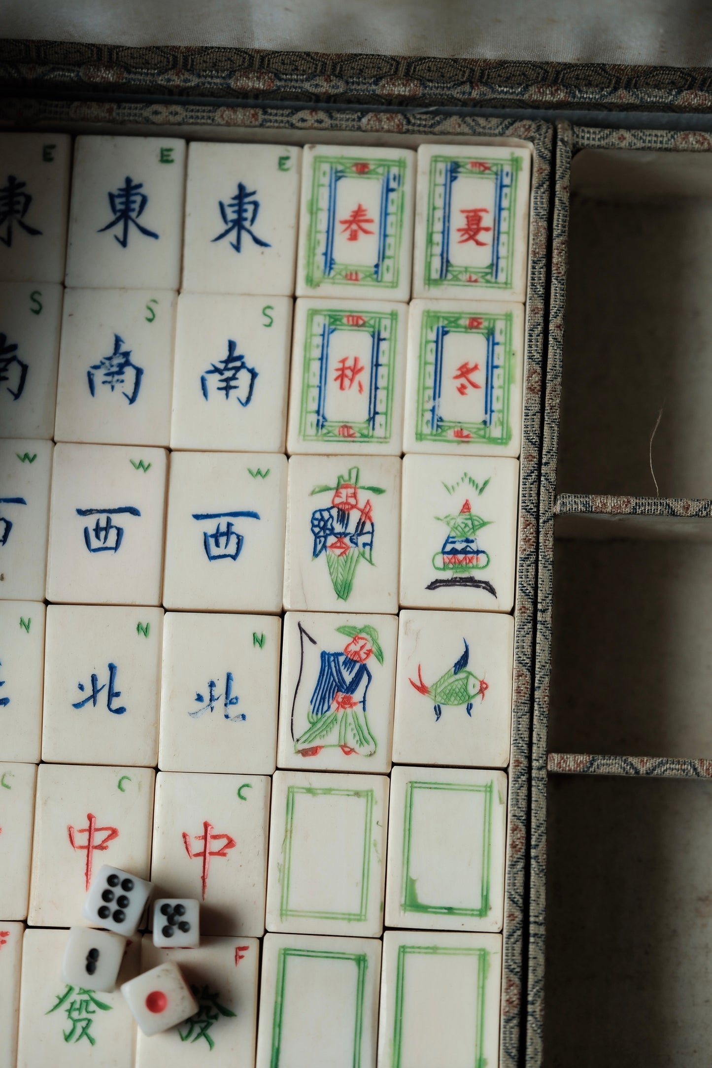 人手牛骨雕刻•竹骨榫接小型手雕刻麻雀連原裝盒