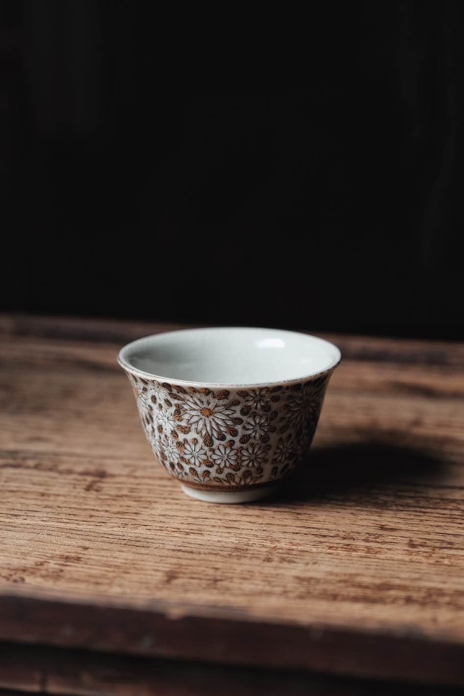 日本九谷燒手繪金調百花不落地茶杯(110ml)