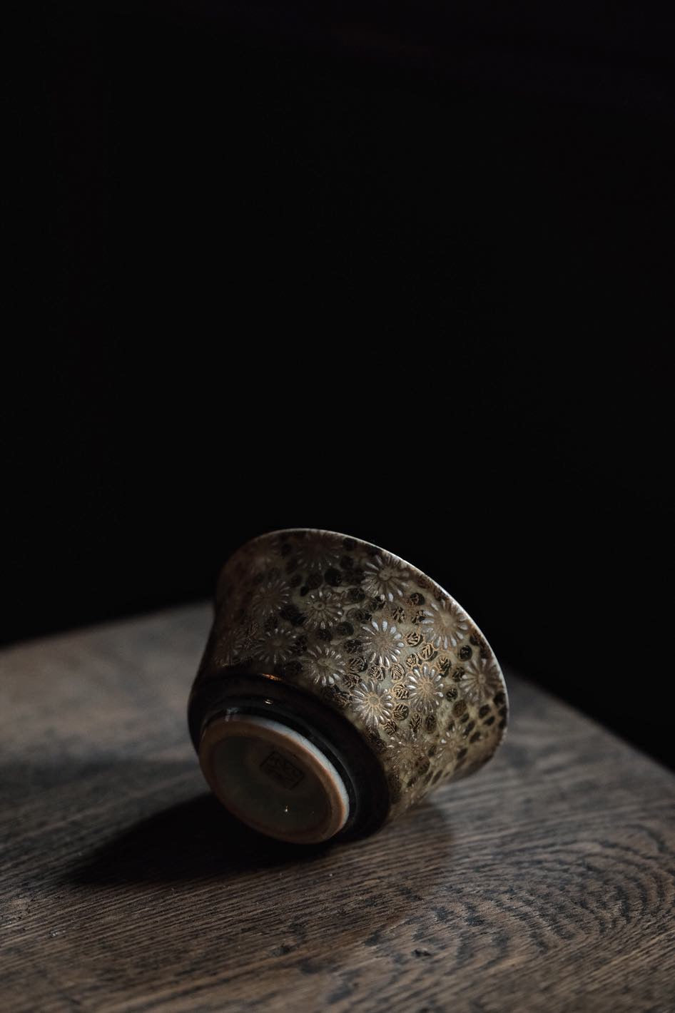 日本九谷燒手繪金調百花不落地茶杯(90ml)