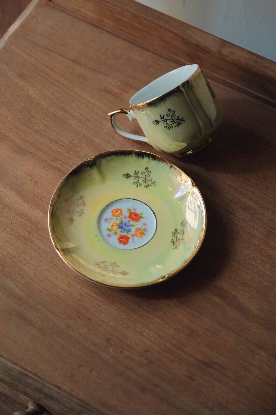日本製·奶油黃綠貝殼釉骨瓷咖啡杯 (140ml)