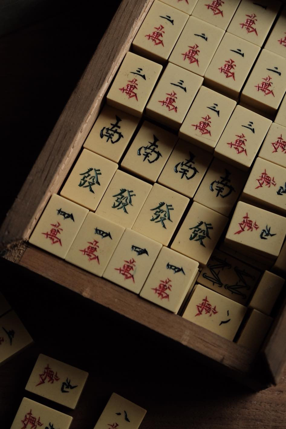 小型手雕刻麻雀連原木盒