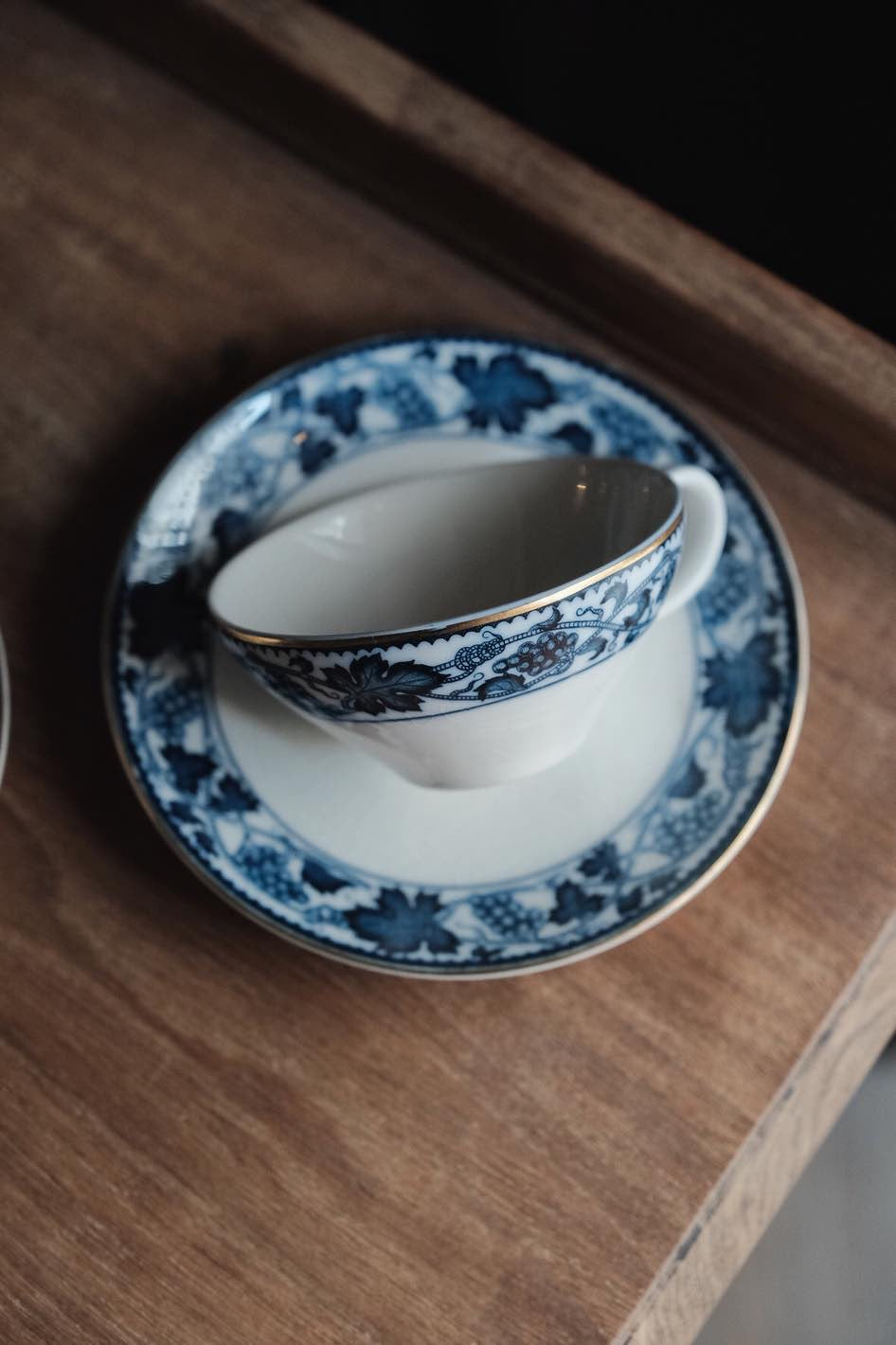日本製NIKKO骨瓷青付青花付染葡萄藤描金茶杯 180ml| 馬克杯170ml
