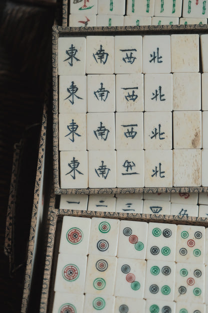 1970s Vintage Hand-Carved Bone-and-Bamboo Mahjong Set – Original Box