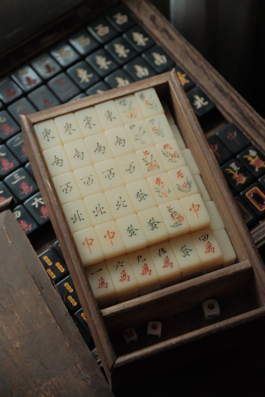 人手雕刻麻雀牌連入榫木盒