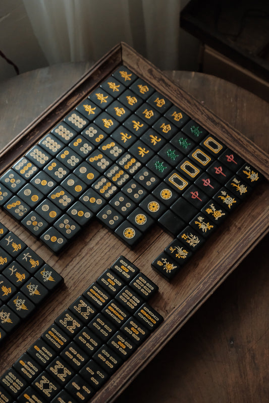 黑色電木電雕刻麻雀 無盒 146牌
Black Mahjong Tile (no box)