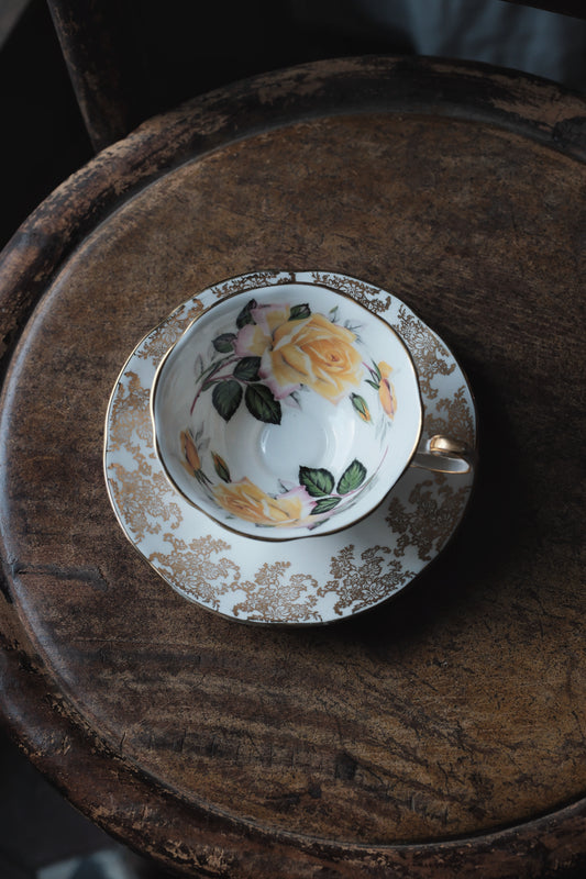 英國製 • Queen’s骨瓷花卉高足杯連碟(180ml)