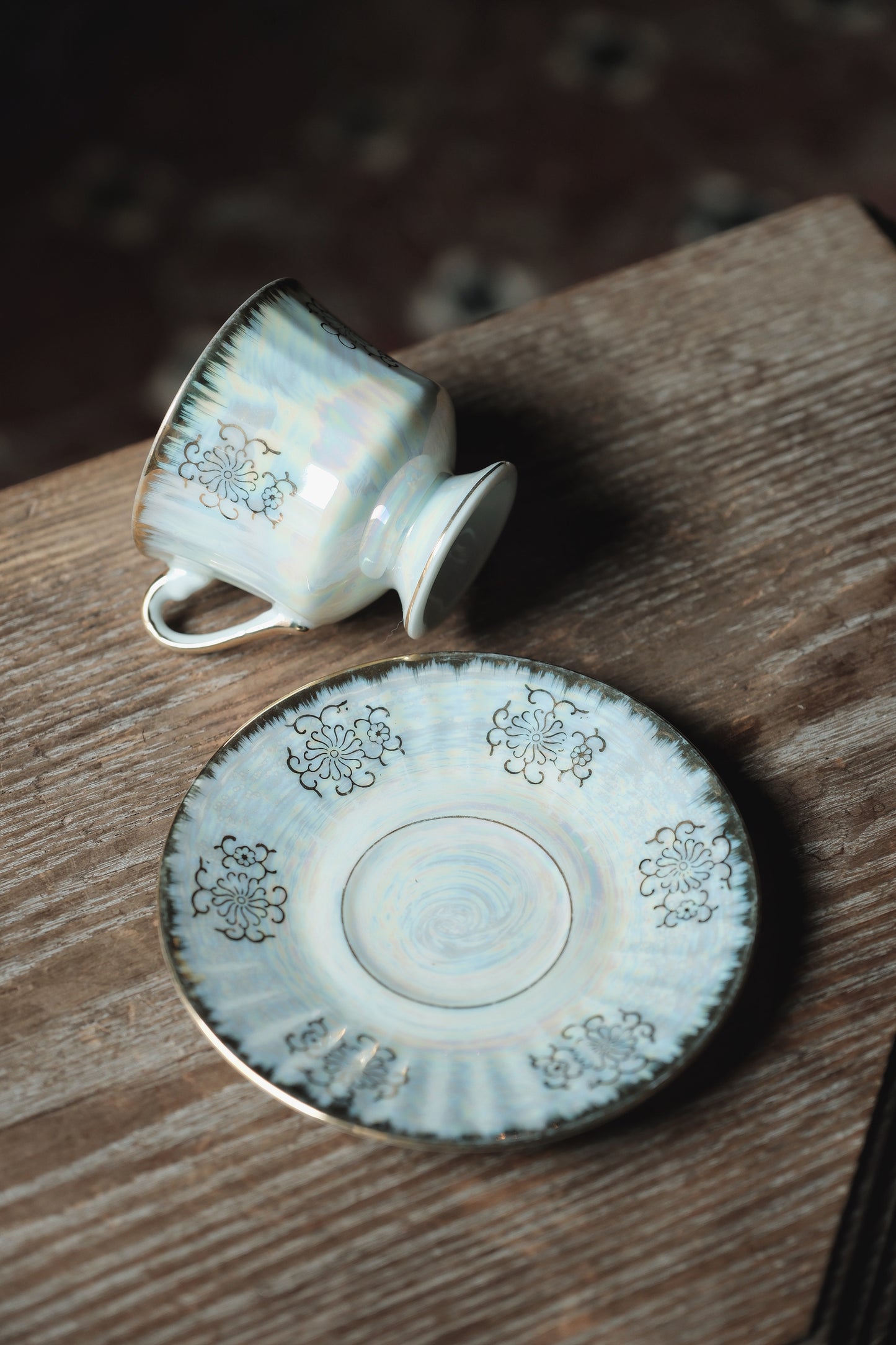 ($230)日本製·高足貝殼釉浮雕描金花茶紅茶杯(180ml)