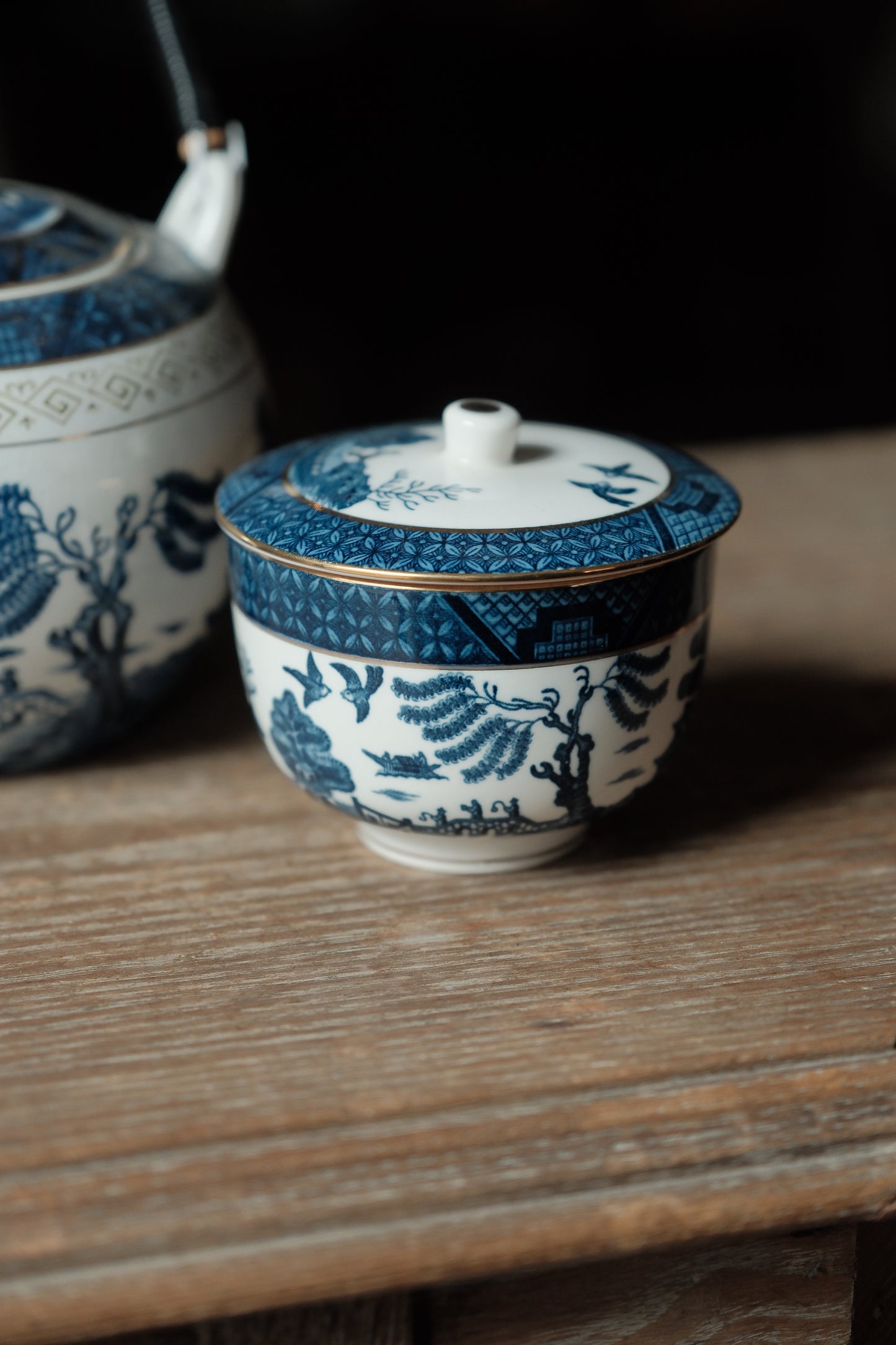 日本製NIKKO骨瓷青花柳樹付染描金茶壺連蓋杯