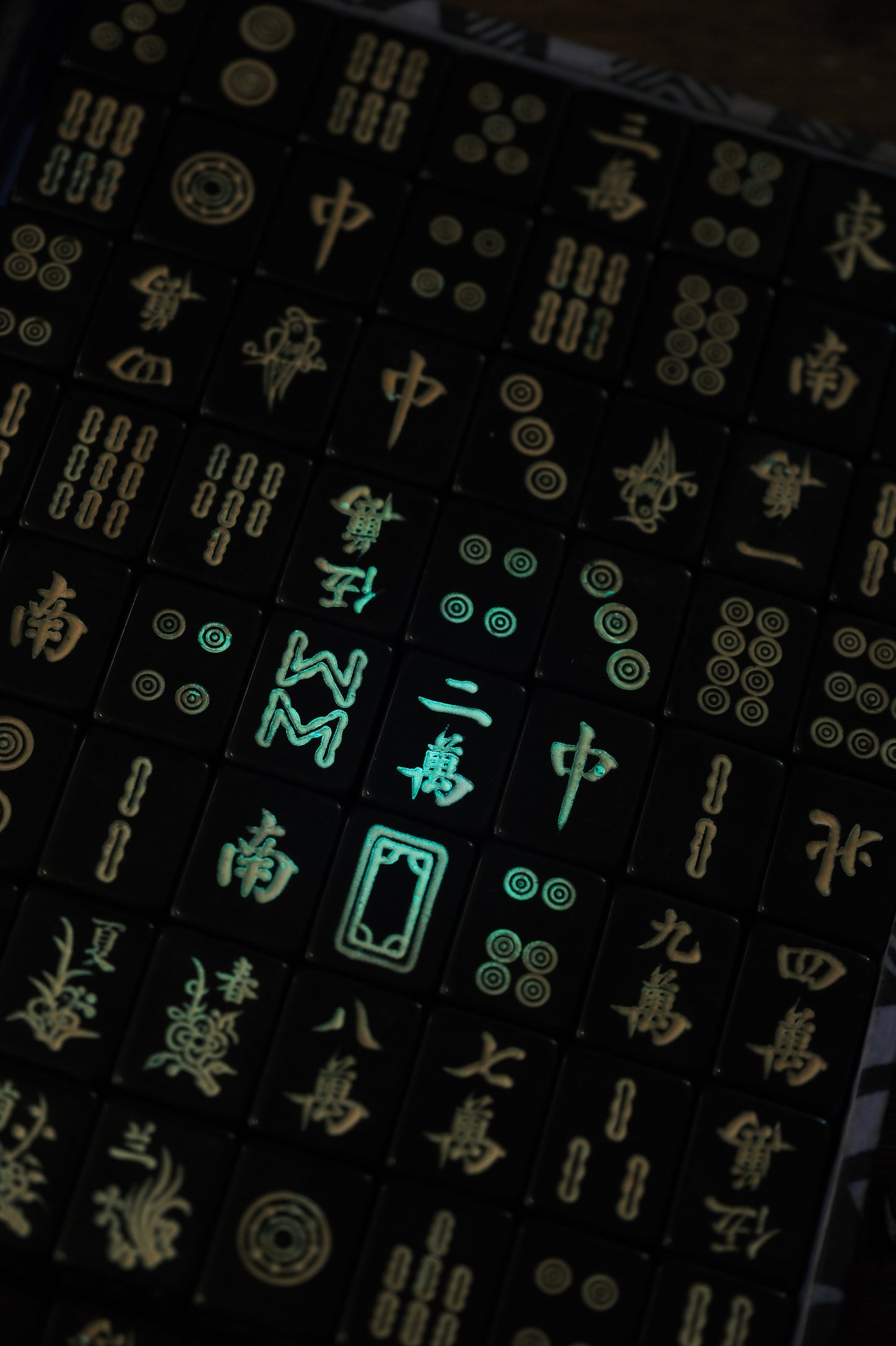 黑色電木電雕刻夜光麻雀連原紙盒