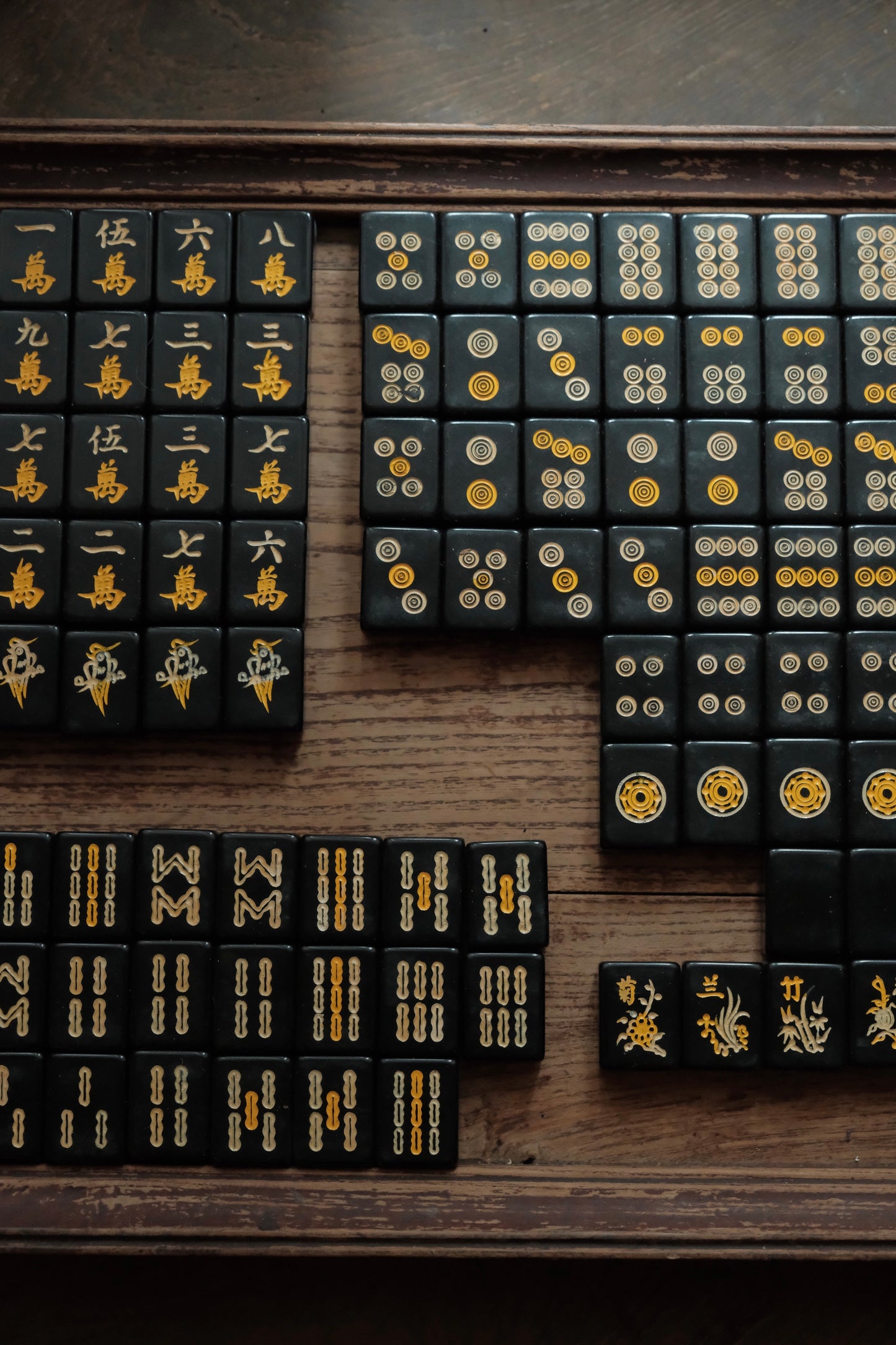 黑色電木電雕刻麻雀 無盒 146牌
Black Mahjong Tile (no box)