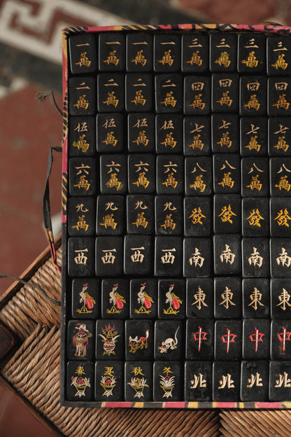 Vintage 1980s hand-carved Bakelite black mahjong set cat tiles.