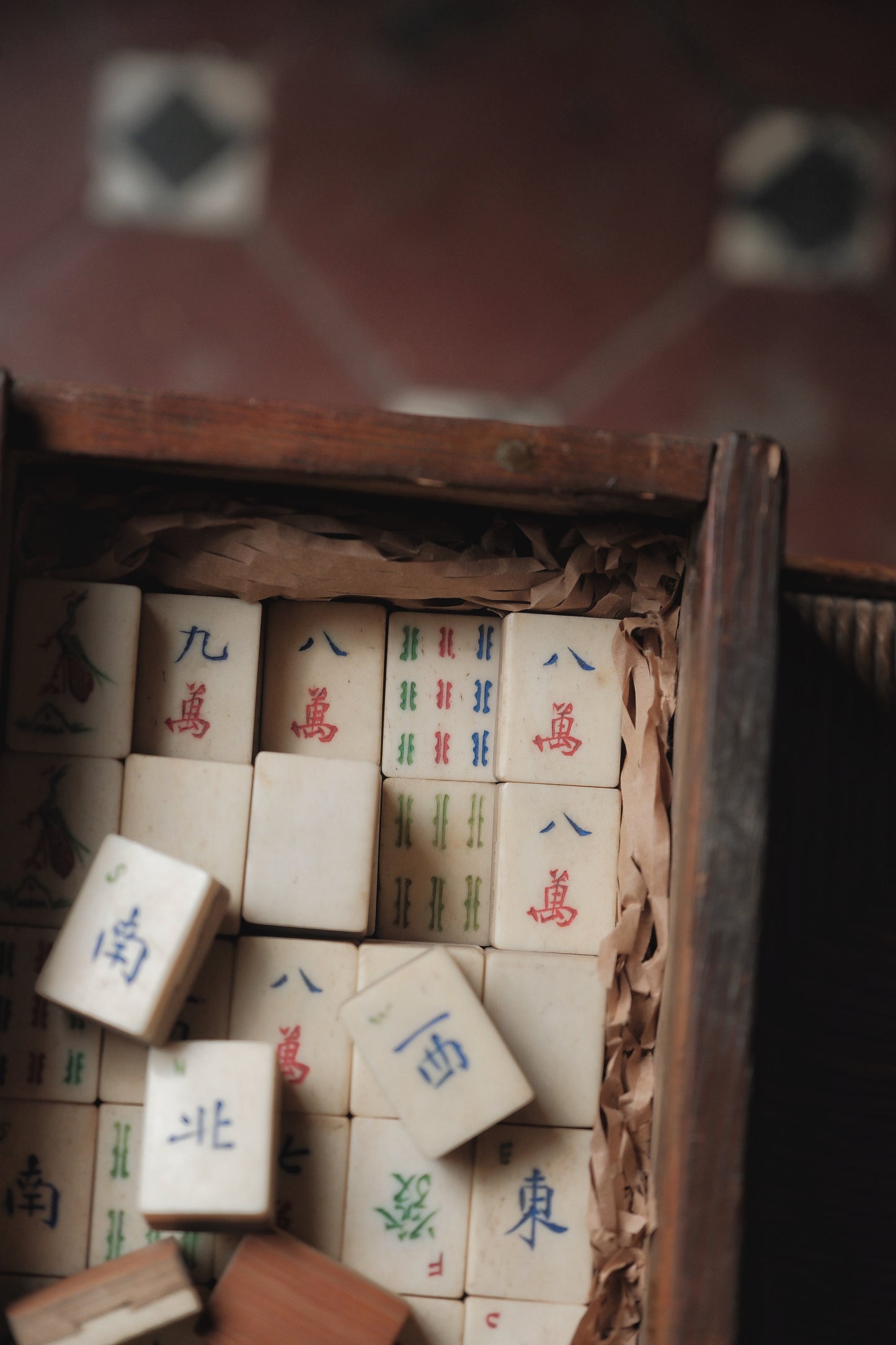 1960s Hand-Carved Bone-Inlaid Bamboo Mahjong Set with Wooden Box