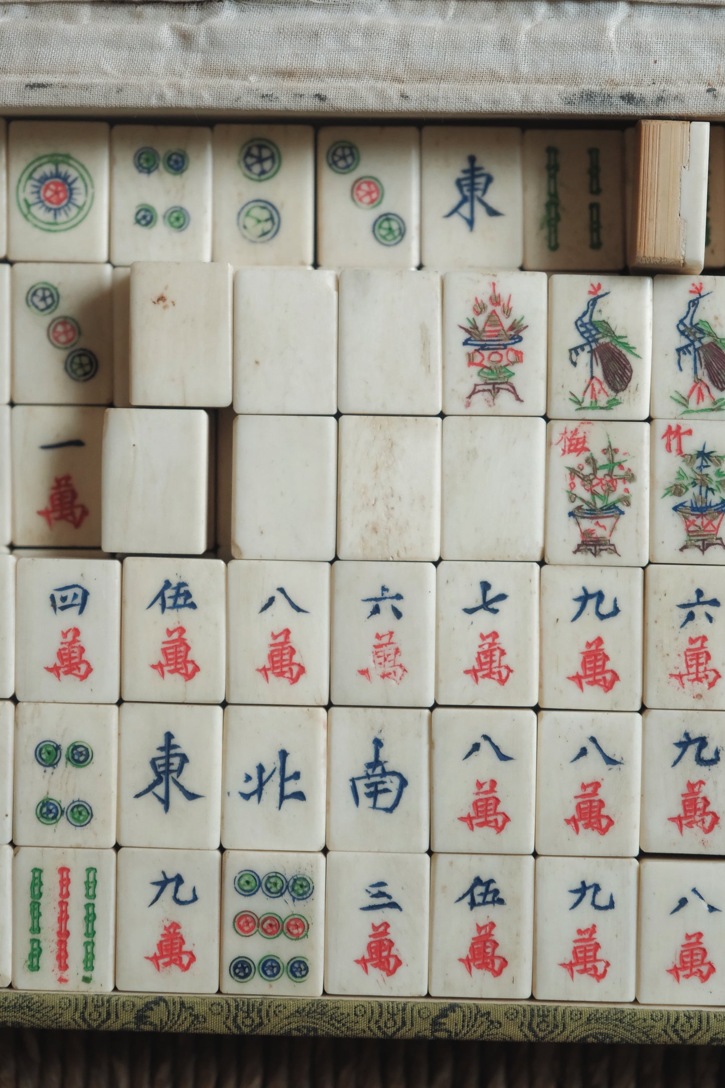1970s Vintage Hand-Carved Bone-inlaid Bamboo-backed Mahjong Set