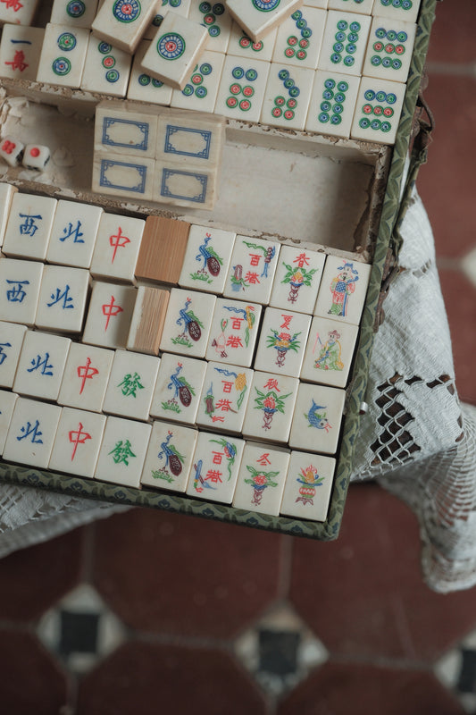 1980s Vintage Hand-Carved Bone-inlaid Bamboo-backed Mahjong Set with 4 Wild Tiles (148 Tiles in Total)