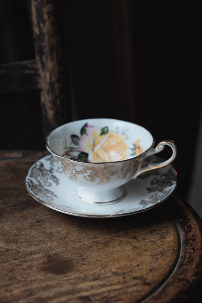 英國製 • Queen’s骨瓷花卉高足杯連碟(180ml)