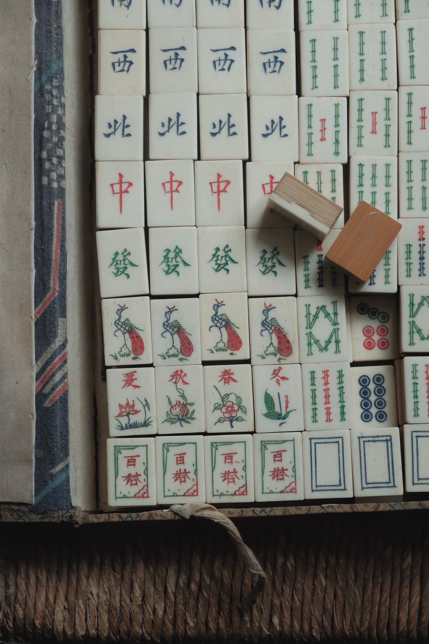 1970s Hand-Carved Bone-Inlaid Bamboo-Backed Mahjong Set