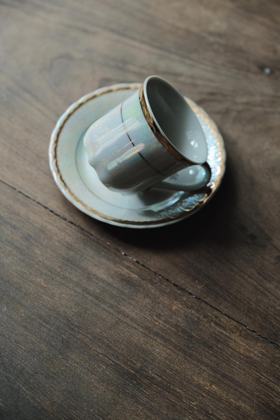 日本製·珍珠釉描金浮雕紋杯碟(140ml)