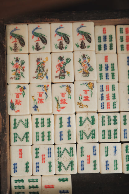 Vintage 1960s Hand-carved 'Four Great Beauties' bamboo and bone mahjong set