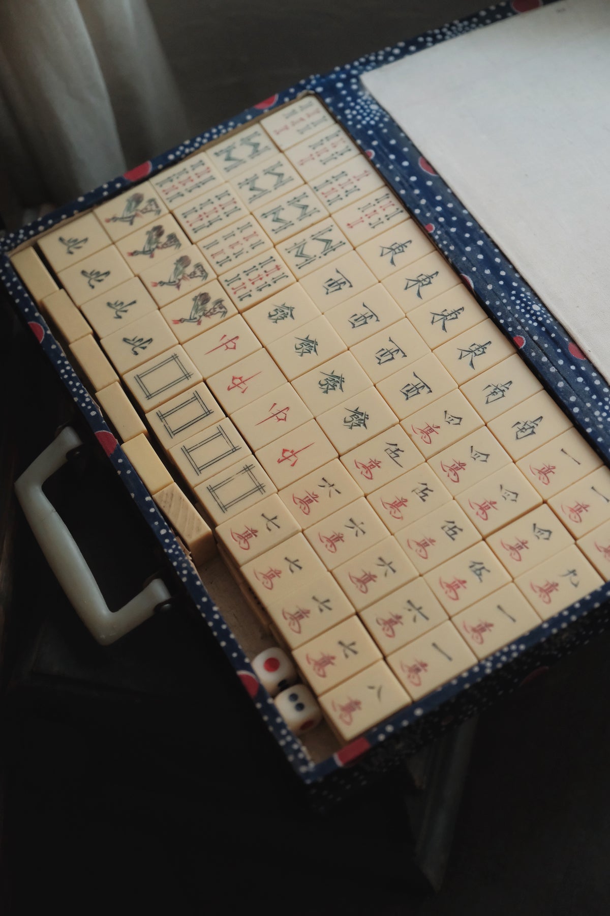 Vintage 1980s hand-carved Plastic Sichuan-style 136-tile mahjong set