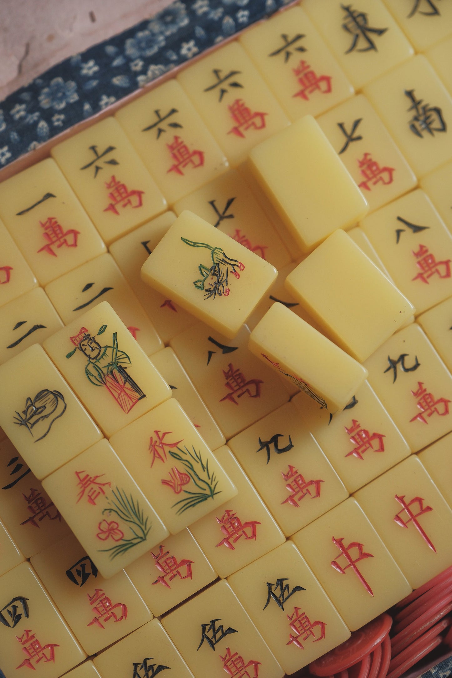 1970s Hand-carved Cat Mahjong set in 'Chicken-Fat' yellow resin