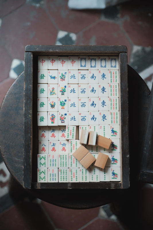 Vintage 1970s Hand-carved bone-and-bamboo export mahjong set