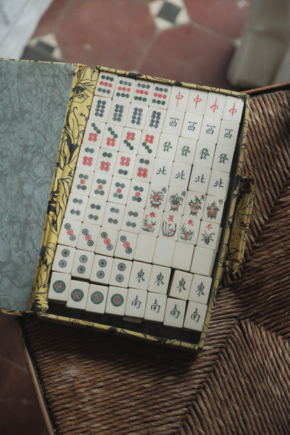 1960s Hand-Carved Bone-Inlaid Bamboo-Backed Mahjong Set with Original Box