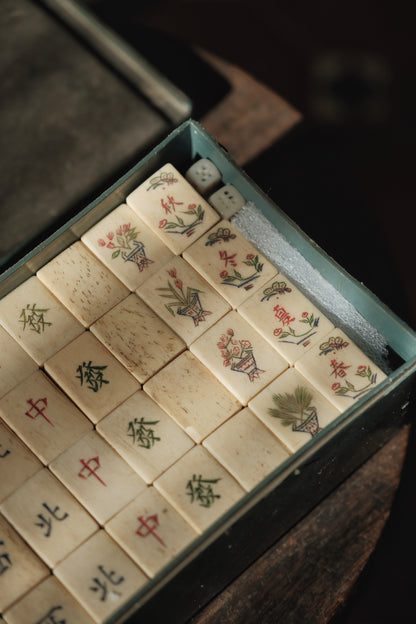 Vintage 1960s Bamboo-Backed Hand-Carved Four Seasons Flower Mahjong Set