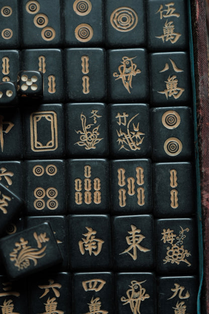 黑色電木人機雕刻麻雀連紙盒