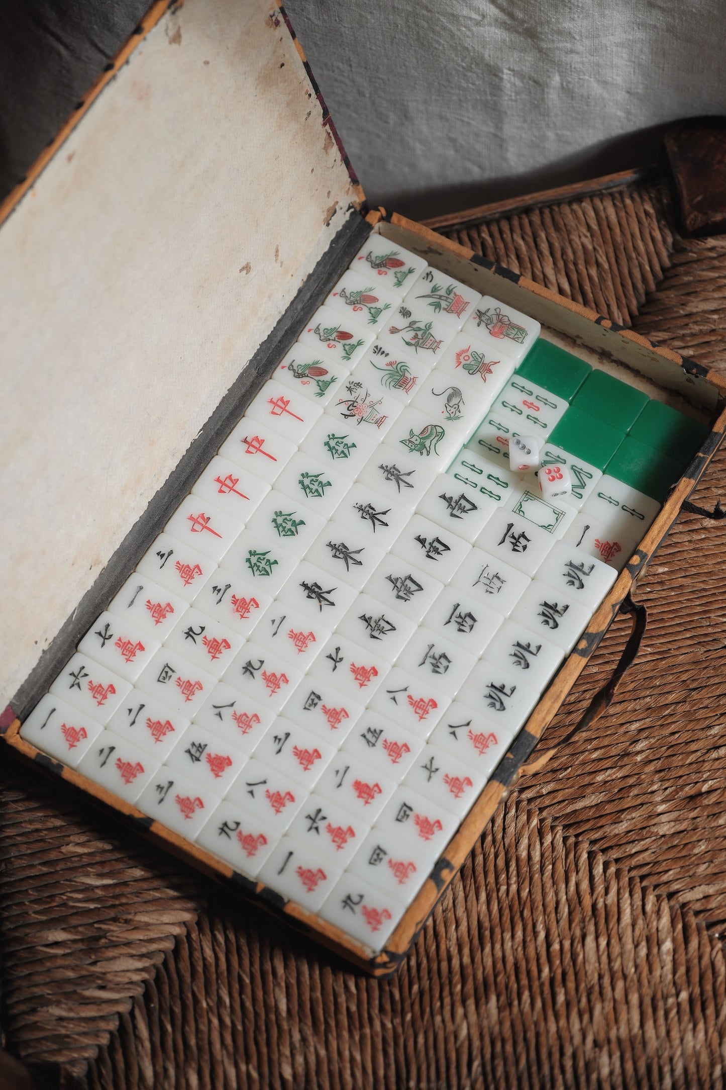 1980s Hand-Carved Mahjong Set with Resin Green Backs and Cat Flower Tiles