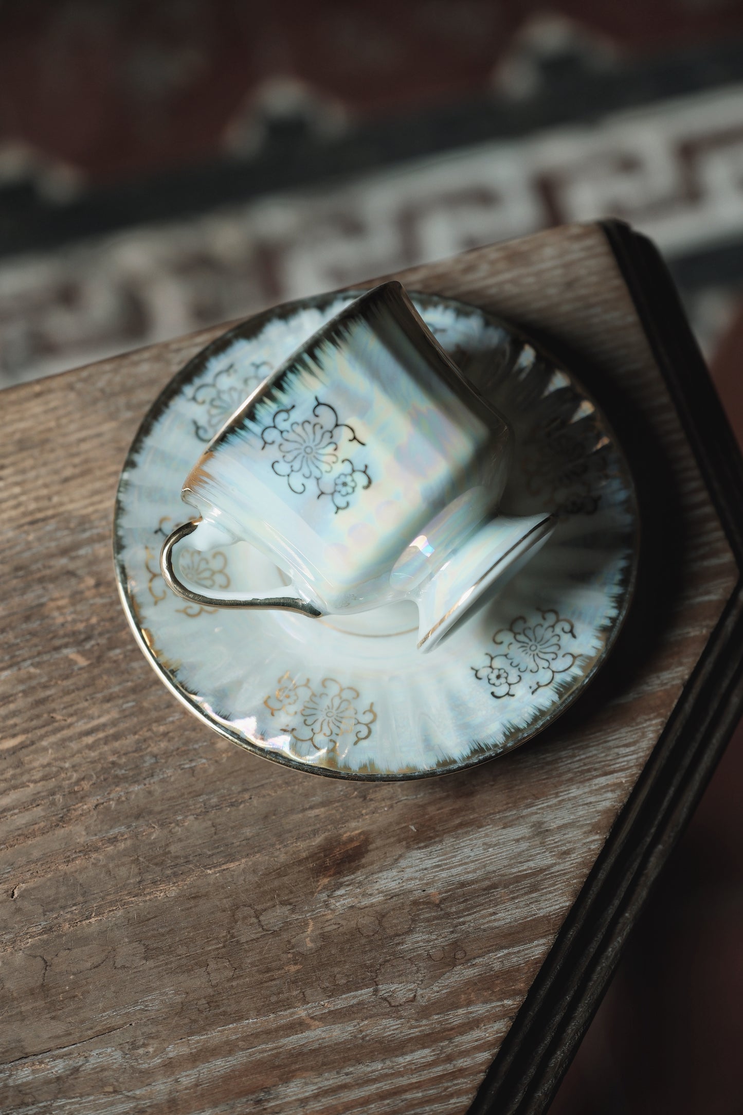 ($230)日本製·高足貝殼釉浮雕描金花茶紅茶杯(180ml)