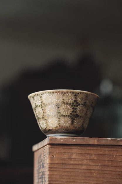 日本九谷燒手繪金調百花不落地茶杯（140ml）