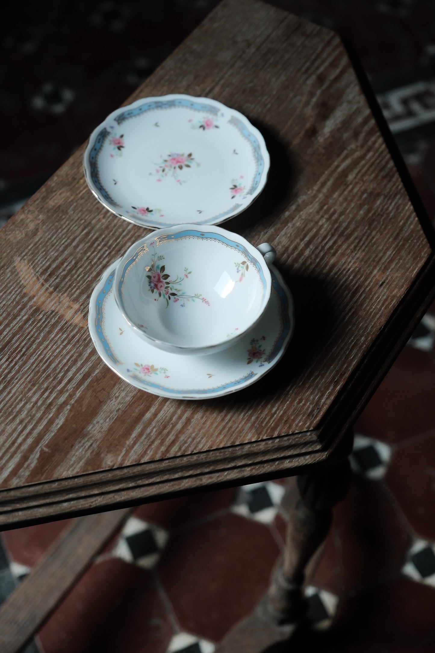 ($180)日本製·內花卉描金花茶紅茶杯三件套