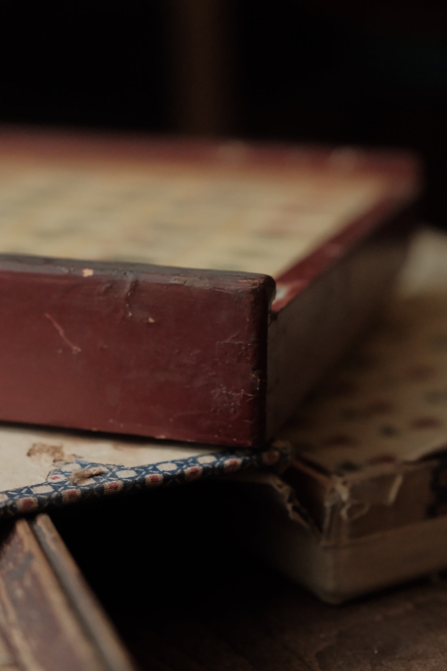 Vintage hand-carved Mahjong tiles (1970s)
人手雕刻麻雀牌連入榫木盒