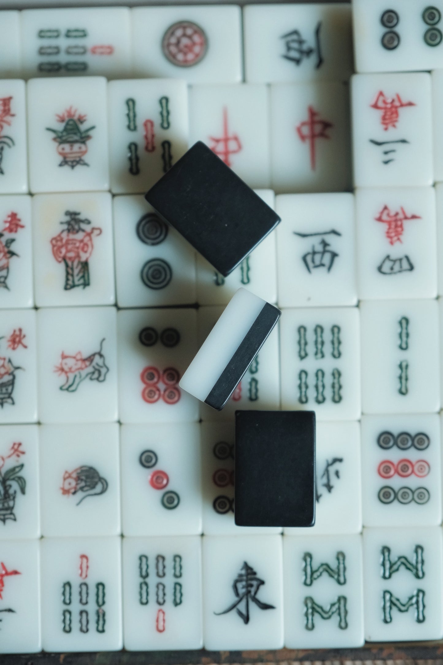 1970s Hand-carved Mahjong set with cat flower tiles