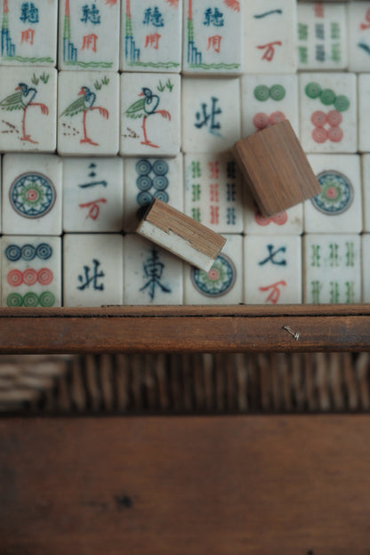 1960s Hand-Carved Bone-Inlaid Bamboo-Backed Sichuan-Style Mahjong Set with Wooden Box