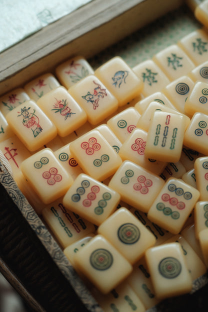 Vintage 1970s Hand-Carved Butter-Yellow Plastic Cat-Themed Mahjong Set