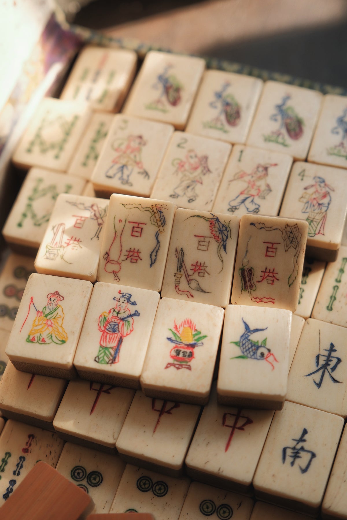 Vintage 1960s Hand-Carved Unique Iconography Flower Tiles Bone & Bamboo Mahjong