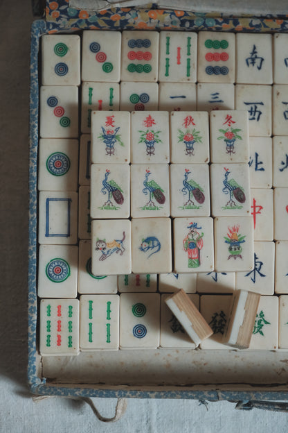 Vintage 1970s Hand-Carved Cat Flower Tile Bone & Bamboo Mahjong