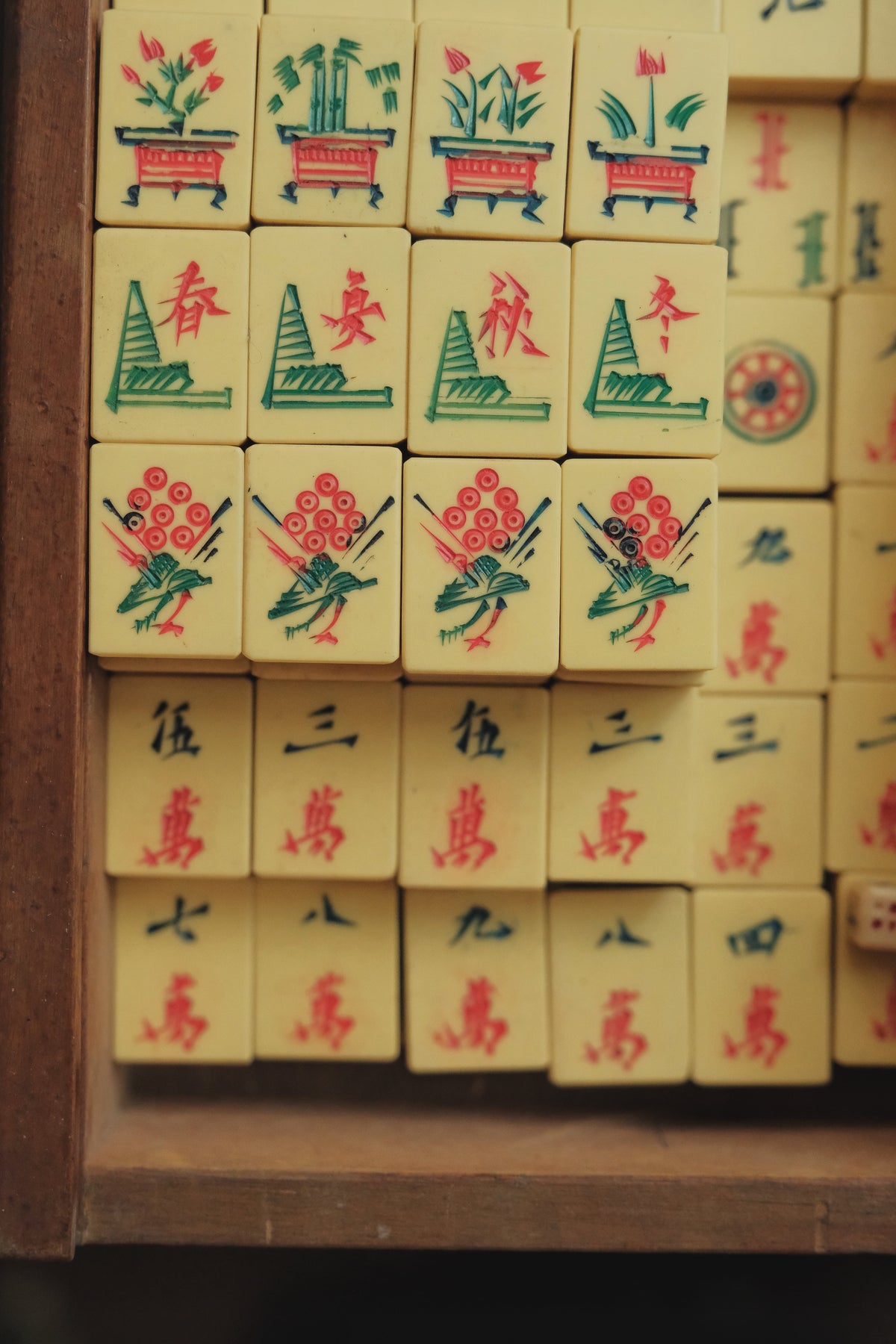 1970s  Hand-Carved Calligraphic Resin Mahjong Set (Faux Ivory) wooden box