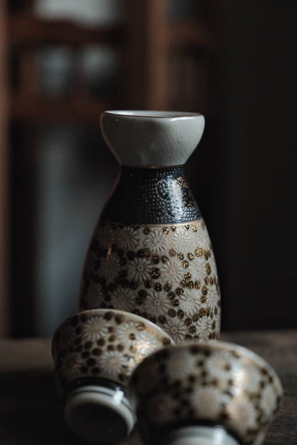 日本製·日本九谷燒百花手點青粒清酒杯連酒瓶