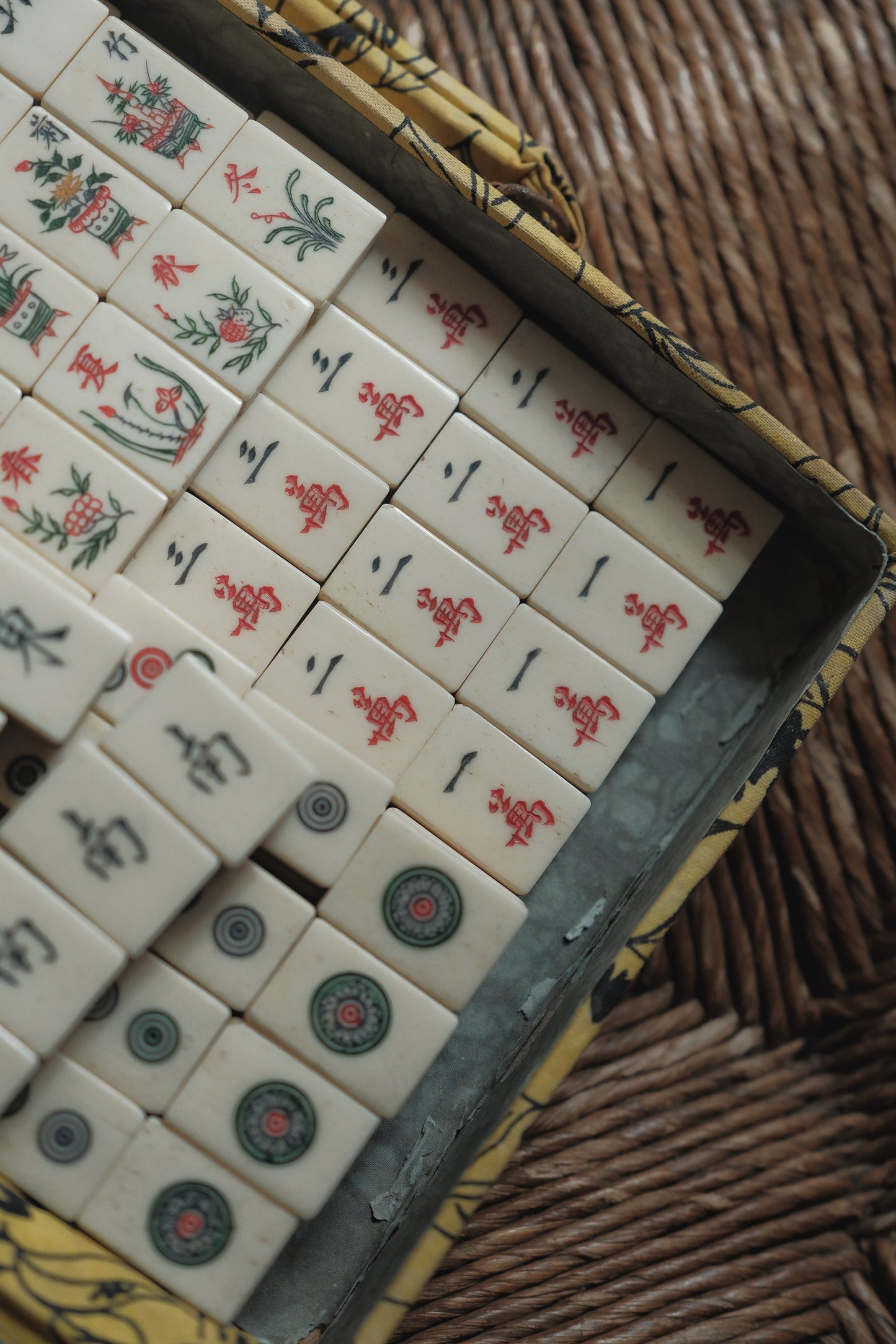 1960s Hand-Carved Bone-Inlaid Bamboo-Backed Mahjong Set with Original Box