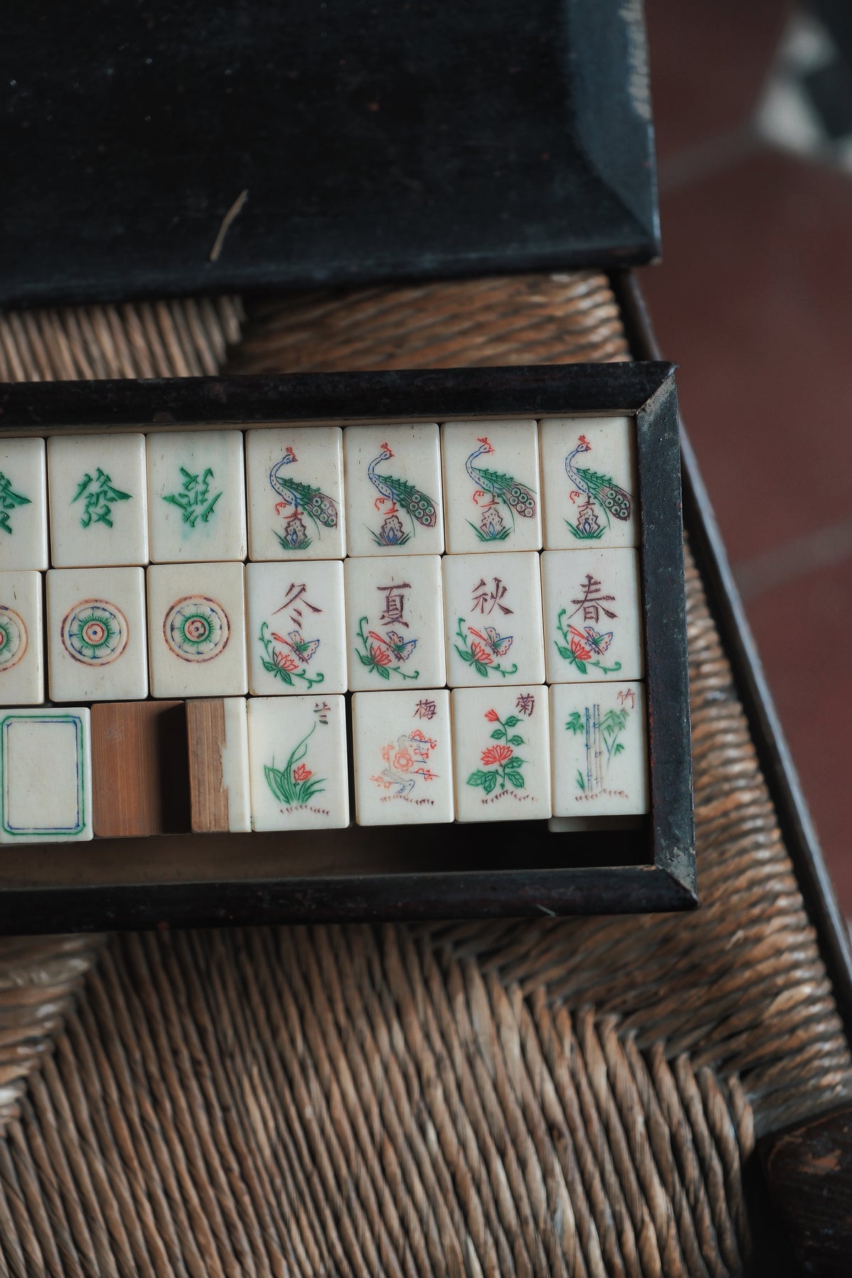Vintage 1960s Hand-carved bone and bamboo inlaid mahjong set