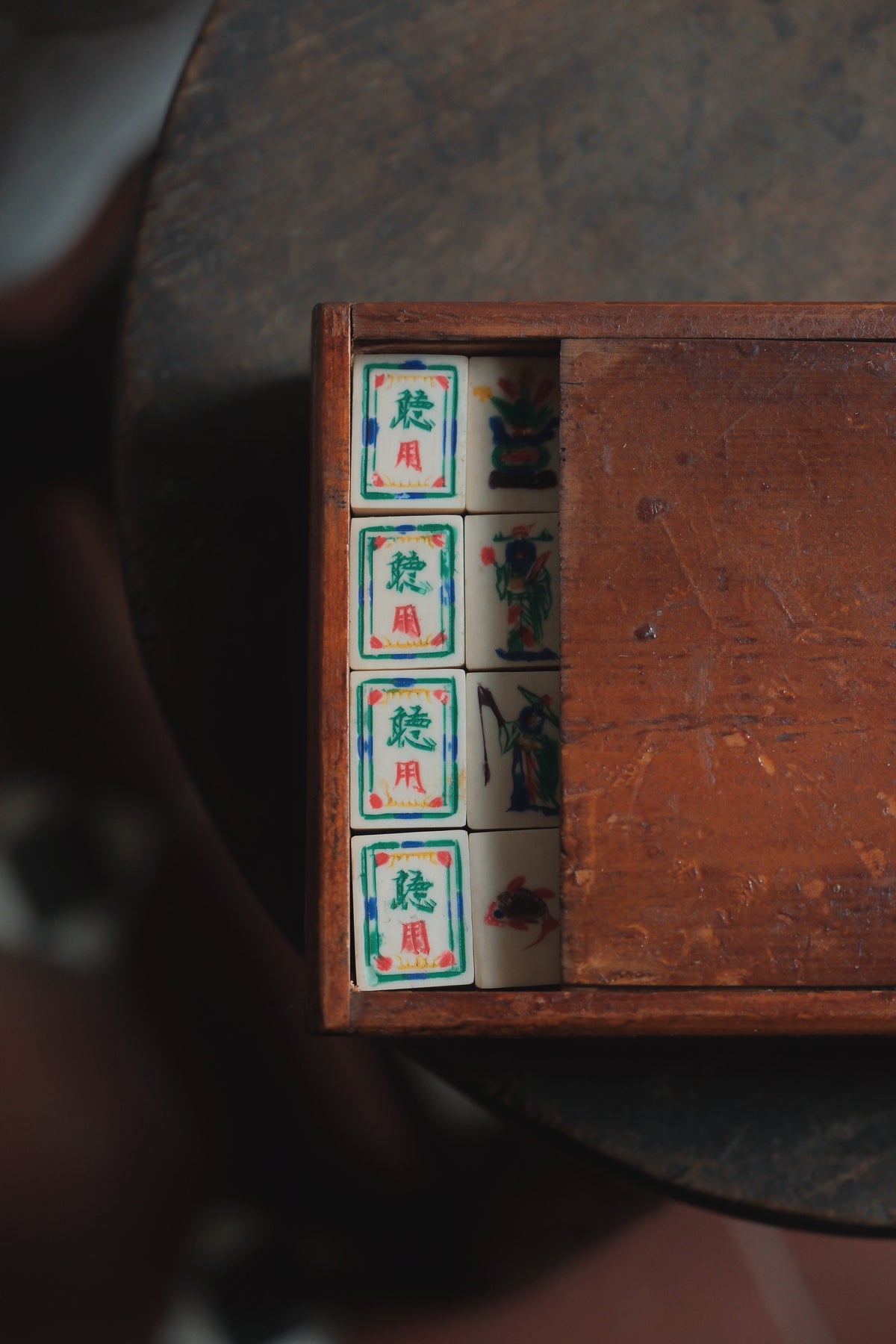 Vintage 1970s Bamboo-Backed Hand-Carved Sichuan style figure tile mahjong set.